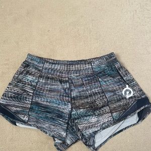 Lululemon Hotty Hot 4” Peloton Short Digital Oasis